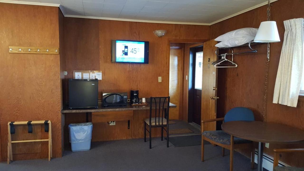 Indianhead Motel Ironwood Exterior photo